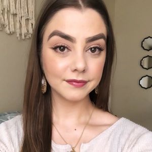 Meet your Posher, Jade